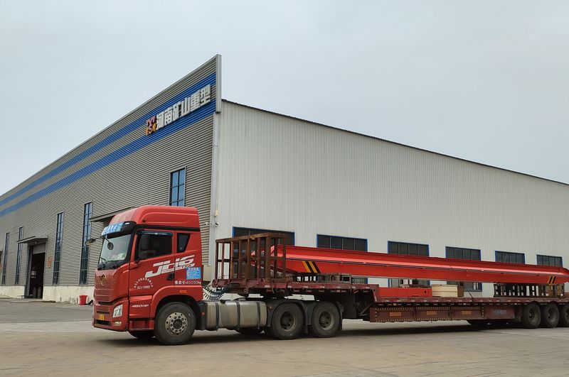 電動單梁起重機3臺 LD5t—16.8m LD3t—16.5m /2臺 制作完成，發往江西南昌交付客戶使用。