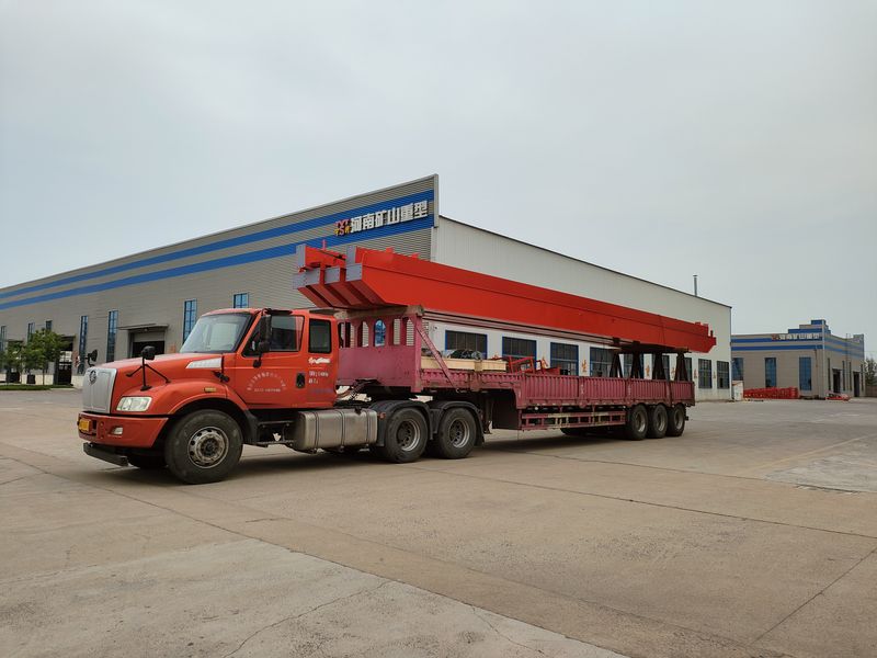 電動葫蘆橋式起重機 3臺 LH5t-17m 制作完成，發往河南漯河交付客戶使用。